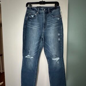 NWT GAP Blue Straight Leg Jeans with Distressed Details- size 29